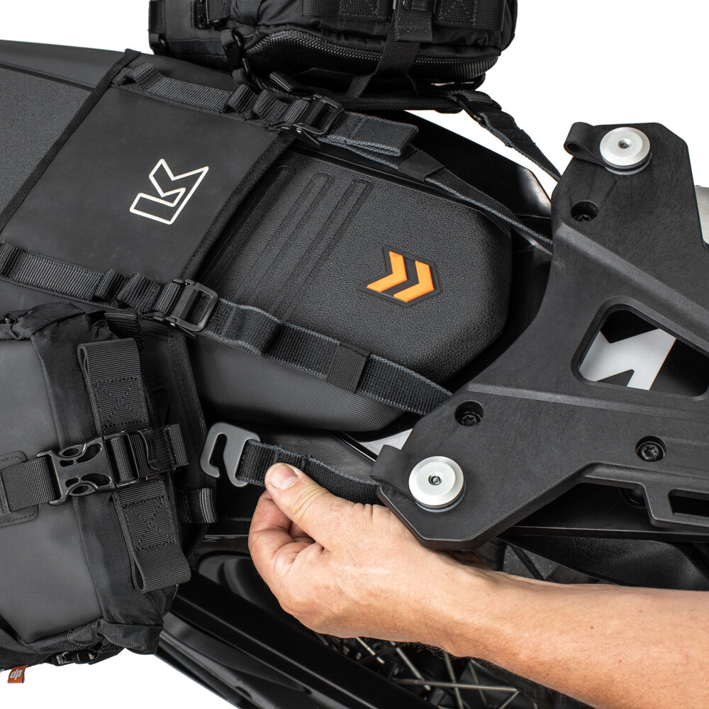 kriega-osbase-ktm790-fitting4.jpg