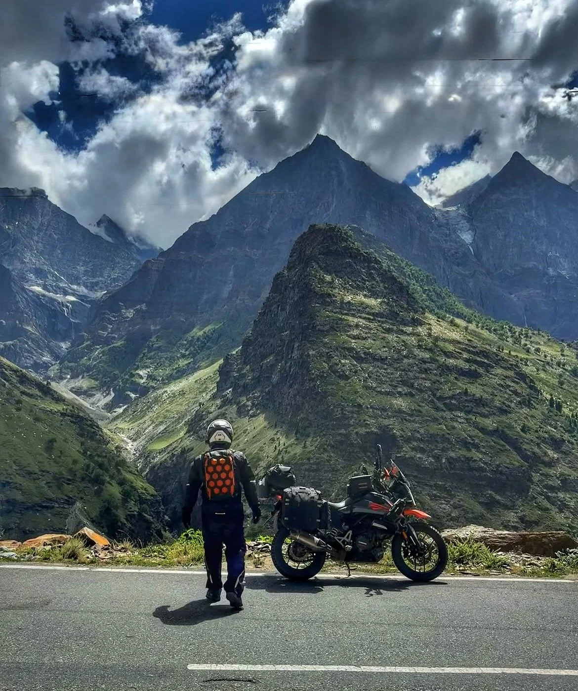 Thanks to all Kriega owners who tag us in their photos. Here&rsquo;s a round-up of some of our recent favourites.
Keep tagging us! And if you have questions about the luggage in the post, leave a comment

1 @taleofjunkets T18 backpack &amp; OS-Soft P
