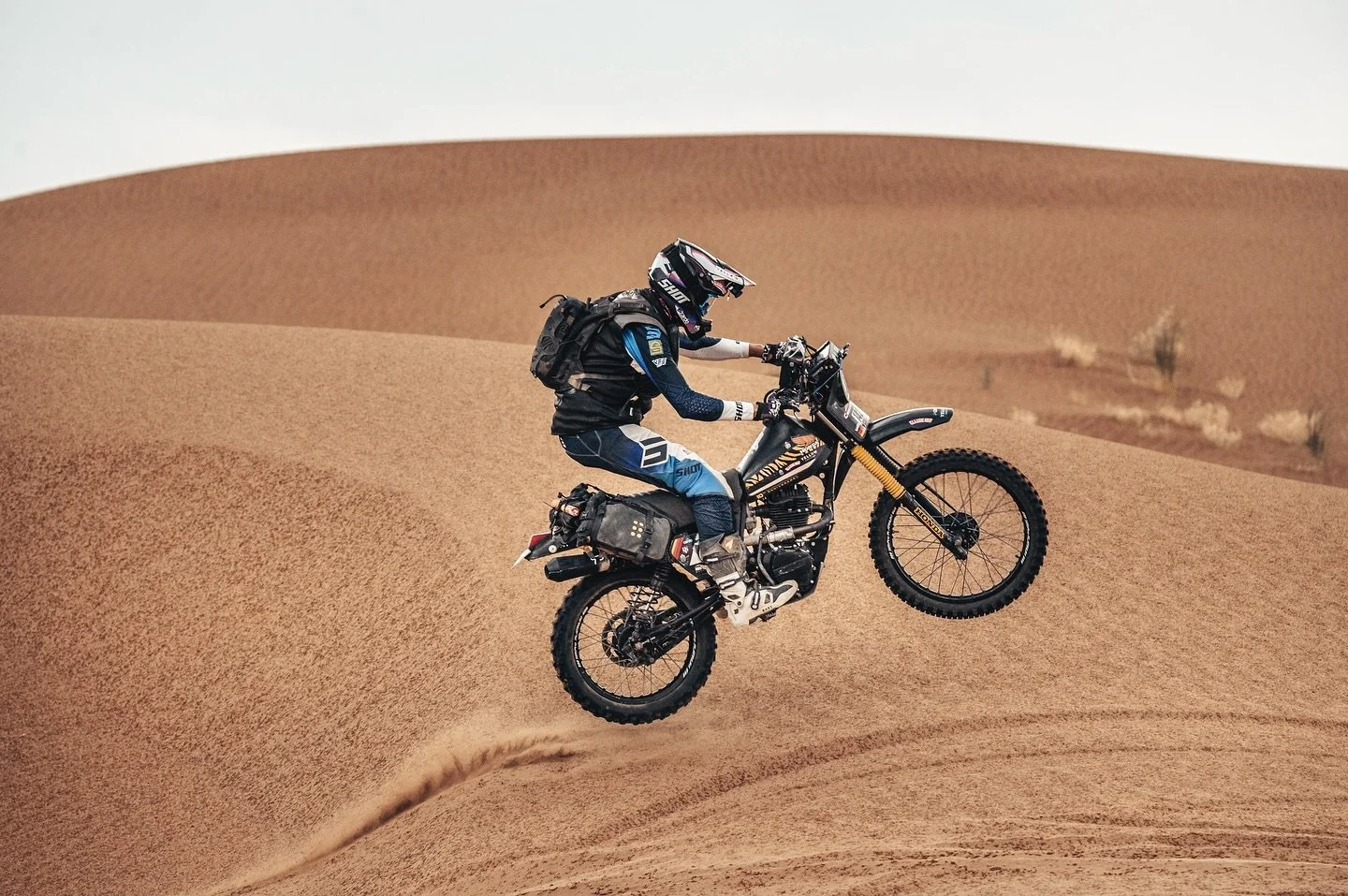 @greggils42 took on the @moroccodesertchallenge on his Kriega-equipped 1980 Honda XL175S. The engine blew in the weeks before the rally raid so he fitted a cheap Chinese 200cc motor for the 3150km ordeal. And he completed it!
Read the story in this w