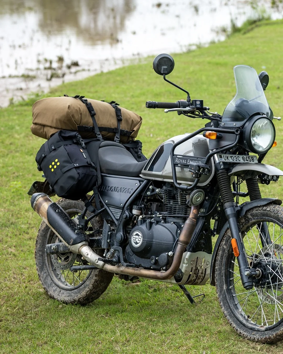 Got an old Himi? Got a new Himi?
Kriega has you covered. 
Our OS-BASE Himalayan Rackless system fits them both. And that ROLLPACK (in Coyote) fits just about any bike you can name.
Waterproof ✔️
Lightweight ✔️
Rugged ✔️
Modular ✔️
.
.
#kriega #ridekr