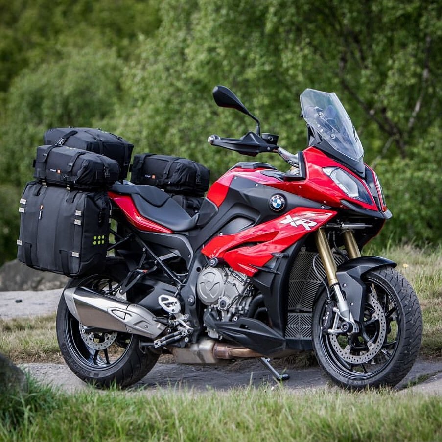 Does sport touring get much better than this?
BMW S1000XR
+
OS-Platforms
+
OS-Soft Panniers
+
OS-Adventure Packs
+
US-Drypack
And still room for a pillion passenger&hellip;
.
.
#kriega #ridekriega #bmws1000xr #motorcycleluggage