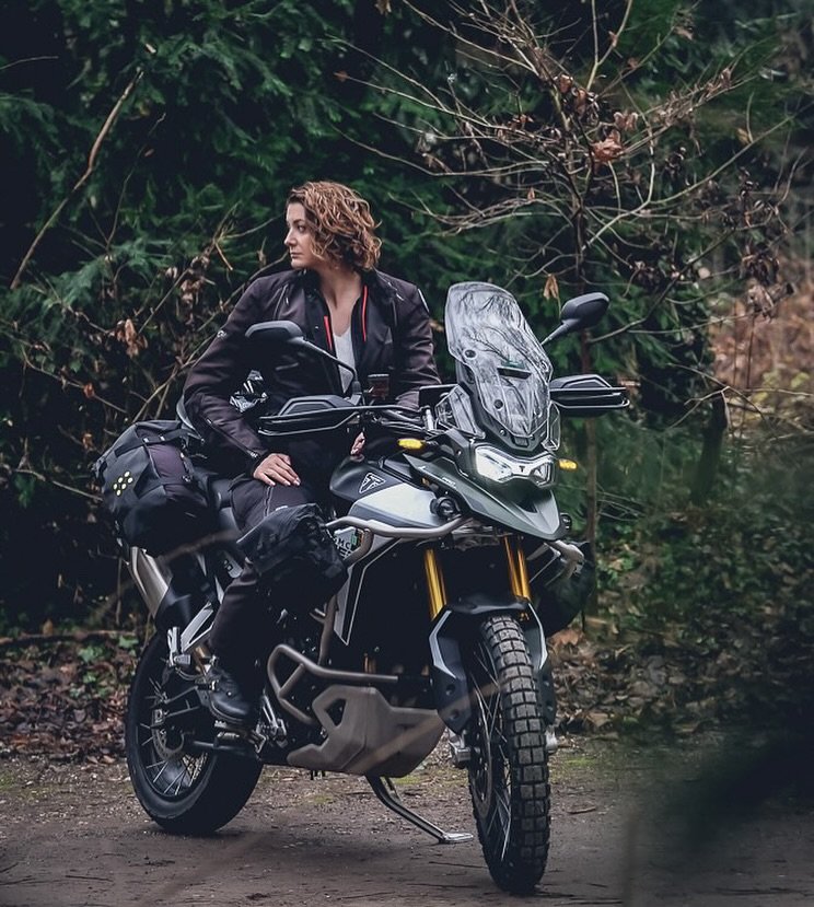 @gaz_adv and her #triumphtiger900rallypro kitted out with Kriega OS-Base Adventure rackless luggage. Ready for anything.
📷 @flaviophotographie 
.
.
#kriega #ridekriega #triumphtiger900 #triumphtiger #adventurebike #advbike #motorcycleluggagesystem