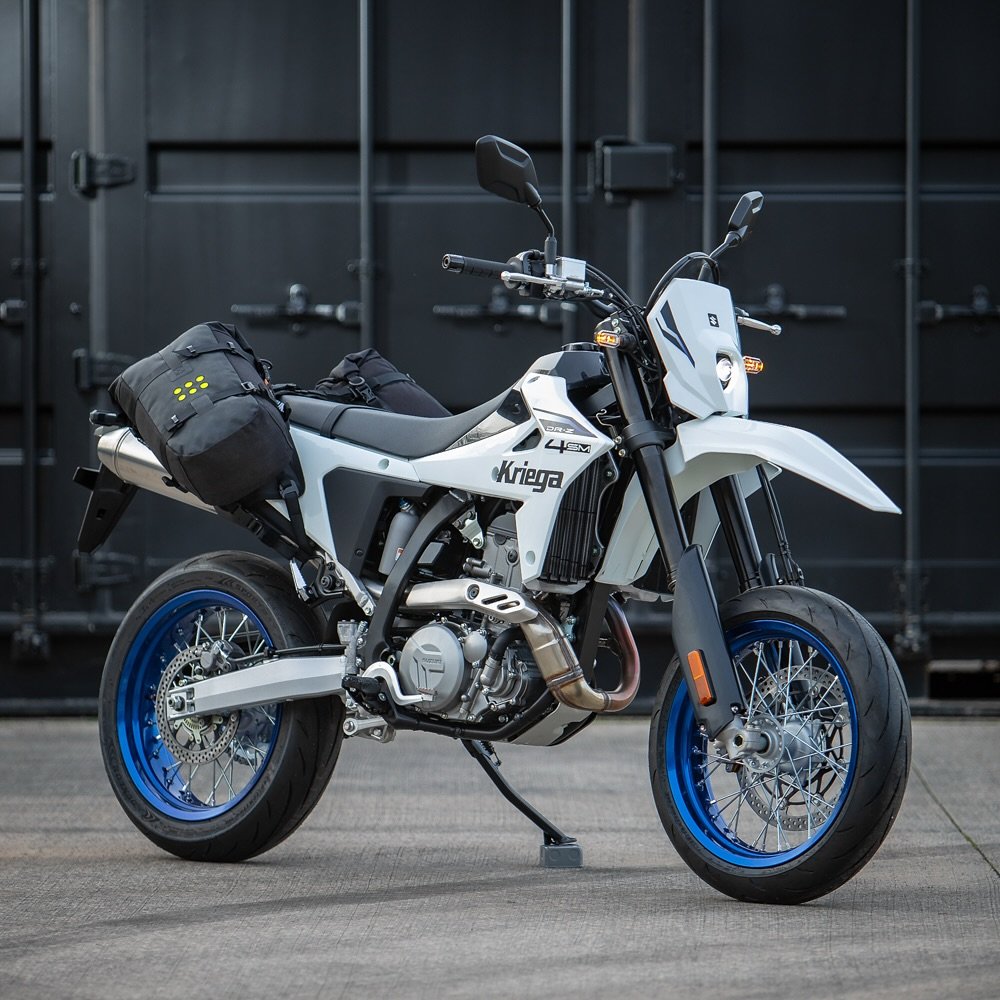 The Kriega OS-Base Adventure is the ideal fit for the current Suzuki DR-Z4S &amp; DR-Z4SM.
Buy this universal fit rackless harness and use it on your current bike, and the next and the one after that&hellip; 
This DR-Z is fitted with OS-12 packs
.
.
