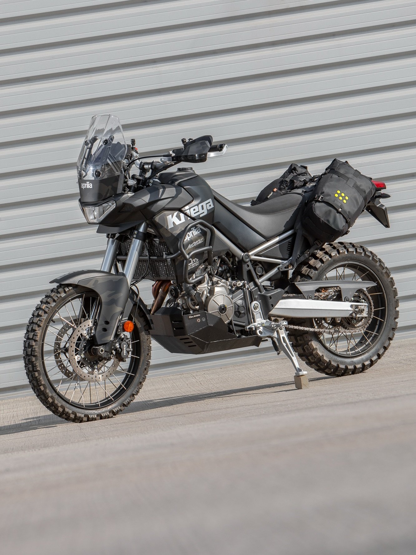 Our mean #apriliatuareg660 kitted out with OS-BASE &amp; a pair of OS-12 Adventure Packs. What do you think?
.
.
#kriega #ridekriega #apriliatuareg #advbike #adventurebike #advrider #motorcycleluggagesystem