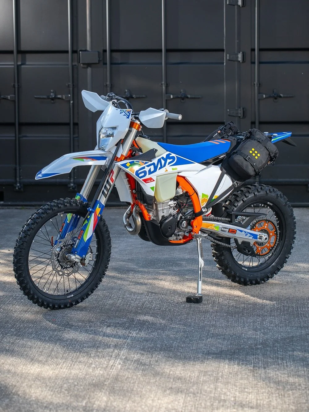 An OS-Base + a pair of OS-6 Adventure Packs are the ideal trail riding setup. Light, tough, securely mounted &amp; waterproof. Fit and forget until you need some of the kit inside, then sigh with relief that you planned ahead&hellip;
Modular too, add