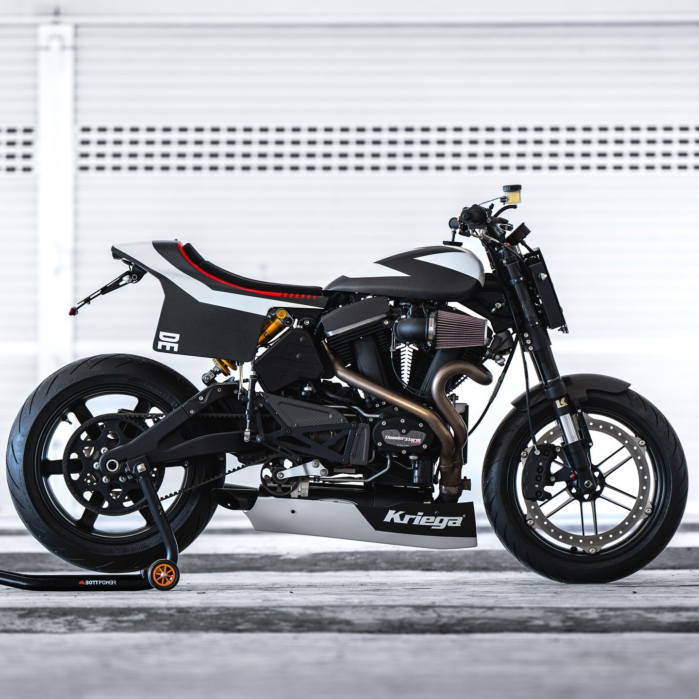Ever since Kriega sponsored the @bottpower Pike&rsquo;s Peak XR1R race bike we thought of having a road legal one for ourselves. 
Based on a Buell XB12 with Bottpower&rsquo;s own lightweight spine frame, it&rsquo;s an American V-Twin with street trac