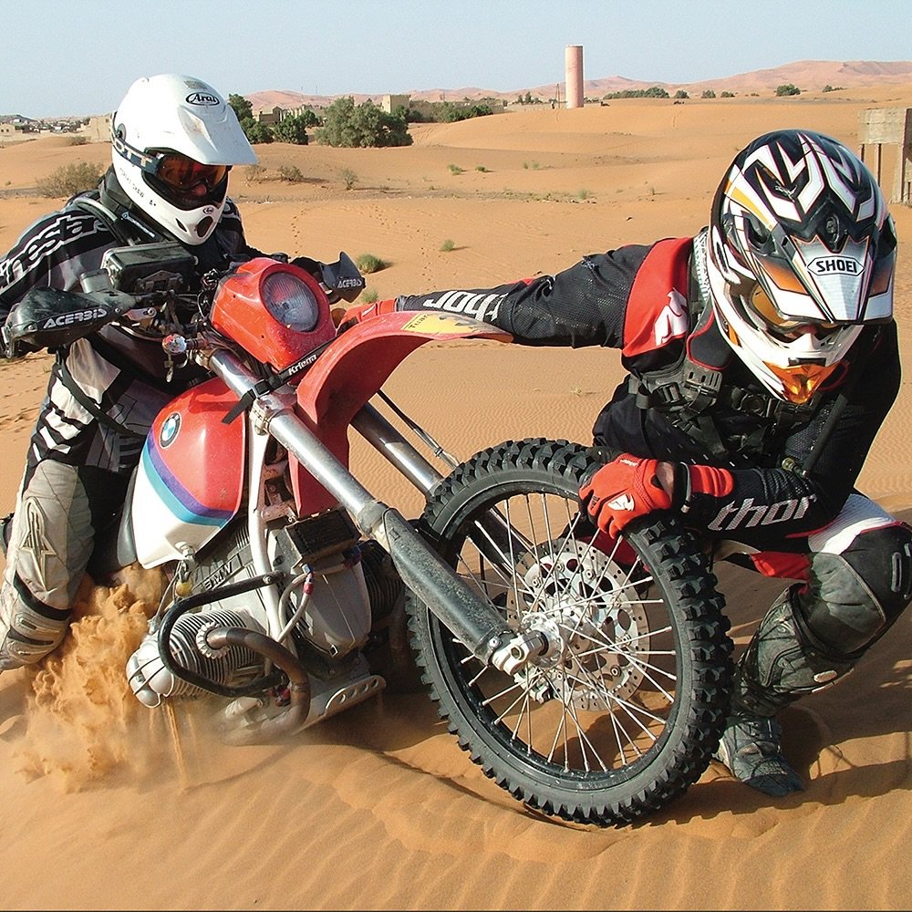 Designed to help you get out of the sh&hellip;
Kriega Haul Loops, the original and the best. 
.
.
#kriega #ridekriega