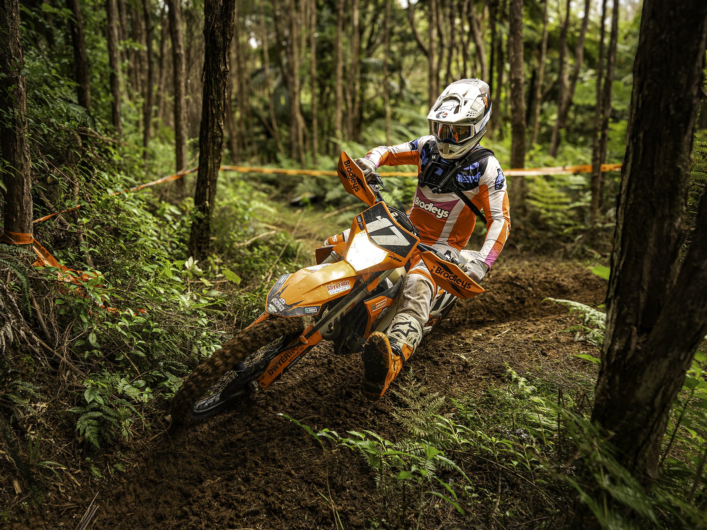 kriega-hydro-race-bradleys-300.jpg