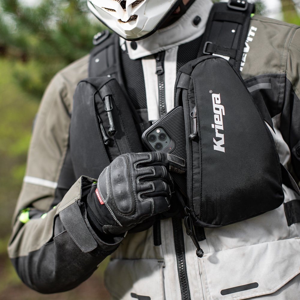 Kriega Trail Pockets add easy-reach storage to any Kriega backpack or hydration pack with a Quadloc-Lite harness (that&rsquo;s the one with the single buckle clip). 
Tough &amp; secure, treat your faithful backpack to some Trail Pockets.

#kriega #ri
