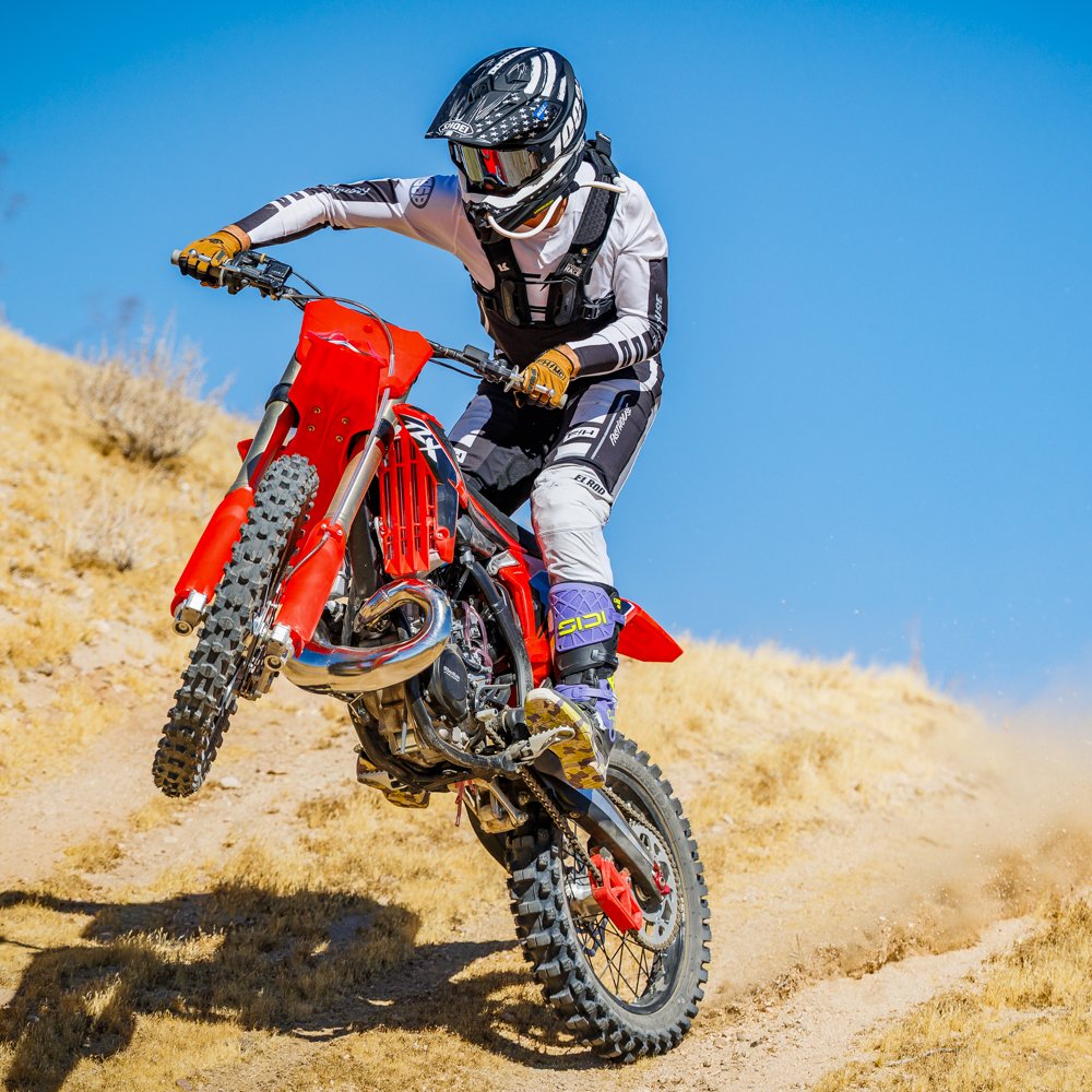 kriega-race-hands free2.jpg