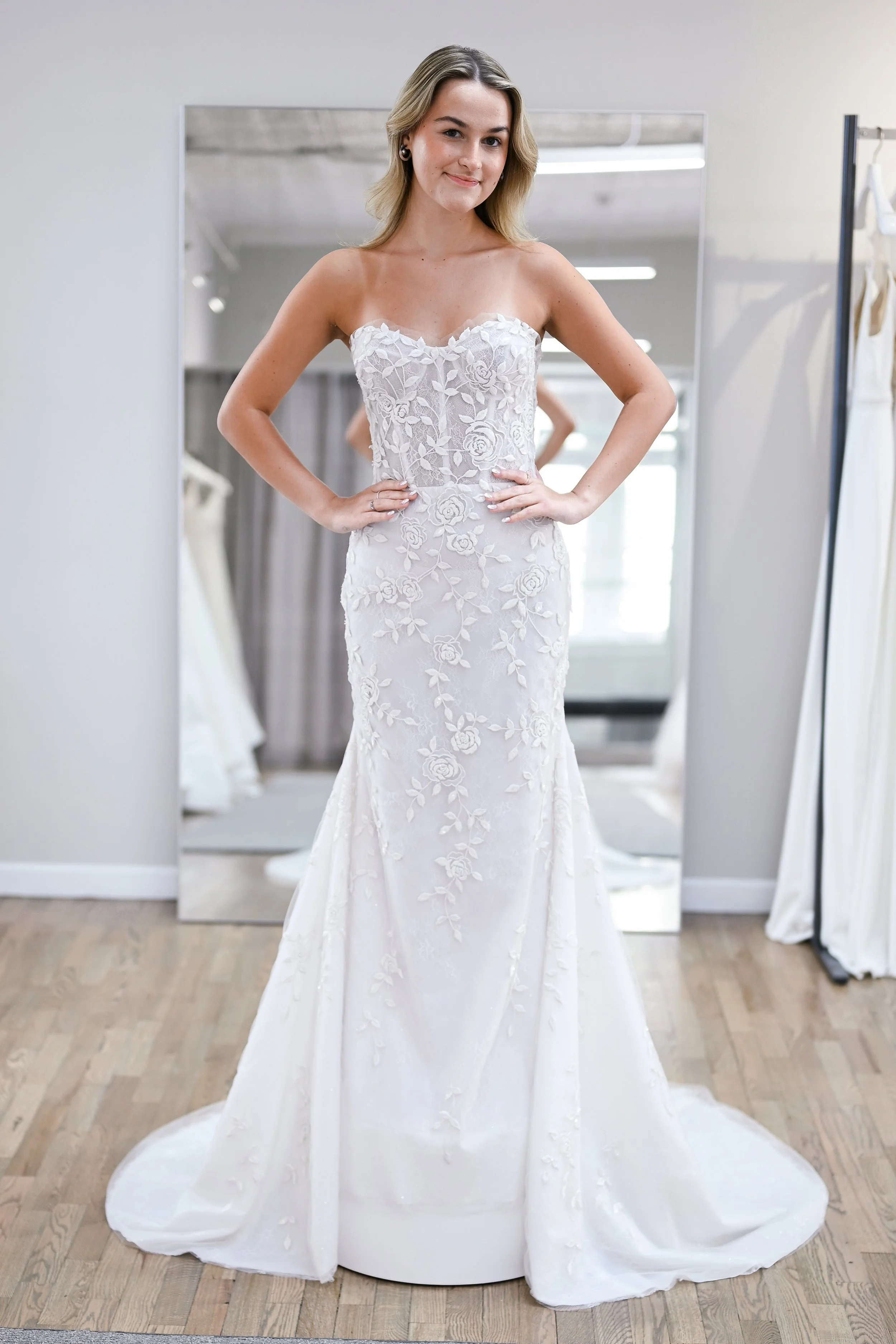 verdin-violeta-wedding-dress-sample-front.jpg