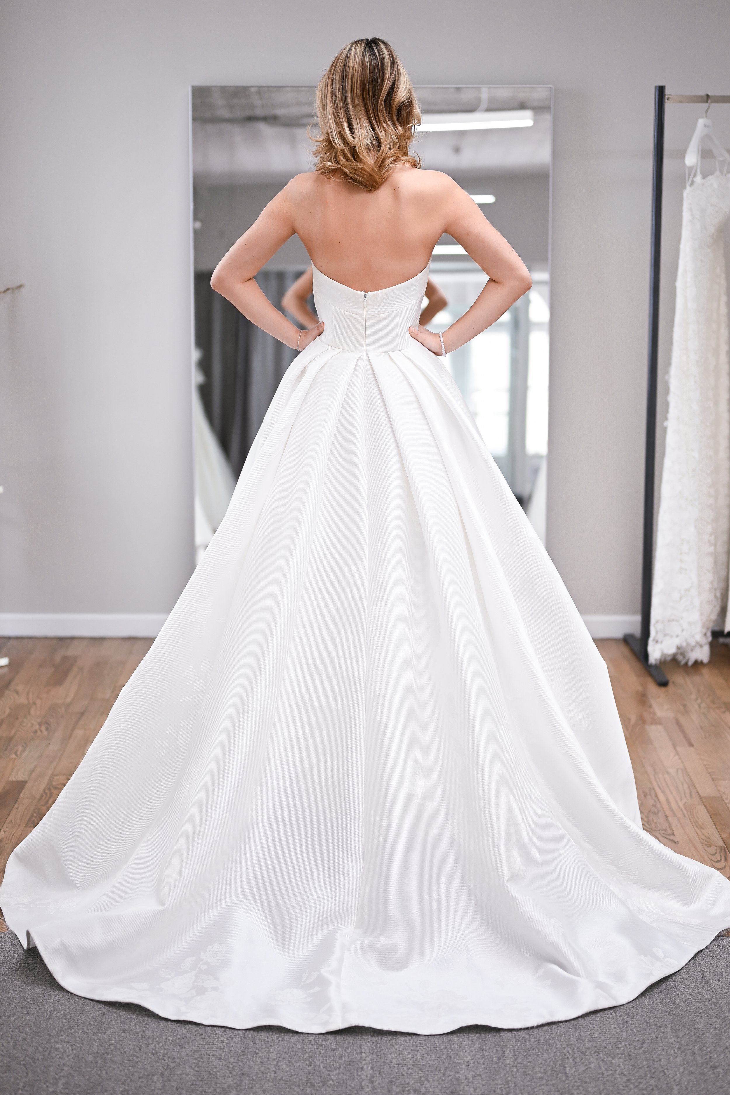 reem-acra-flock-of-angels-wedding-dress-sample-back.jpg