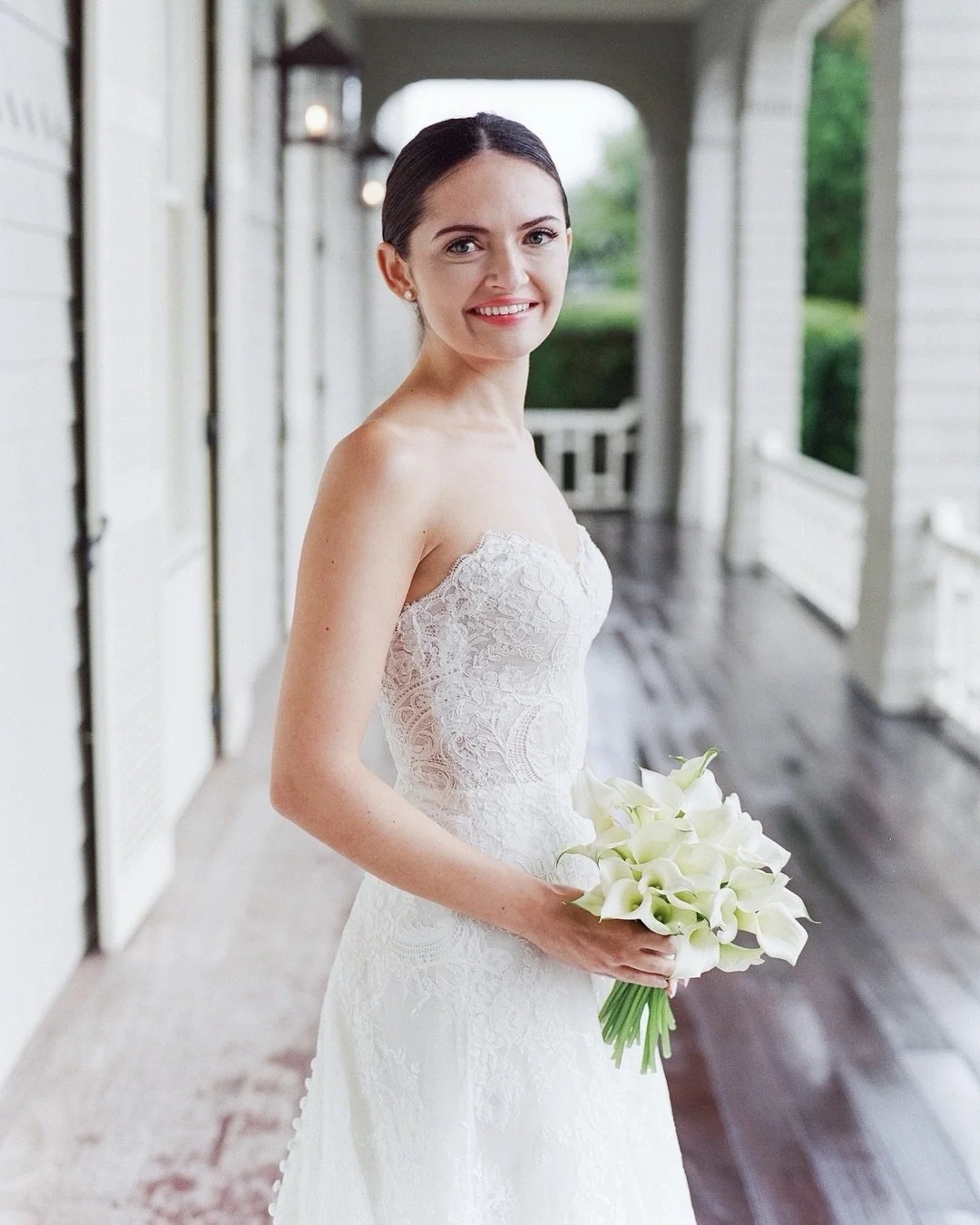 Addie &amp; Cole at the iconic Kiawah Island Resort 🤍
⠀⠀⠀⠀⠀⠀⠀⠀⠀
There&rsquo;s lace&hellip; and then there&rsquo;s Monique. The intricacy of this bodice &mdash; delicate, dimensional, and impossibly refined &mdash; is exactly why her gowns feel timel