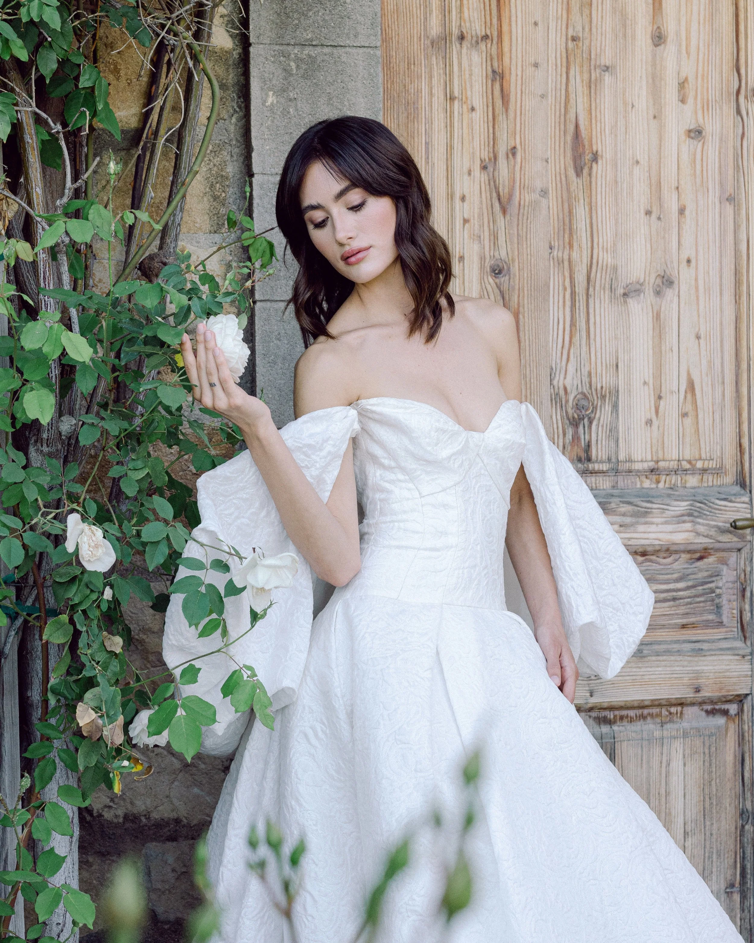 California light and timeless Monique Lhuillier romance at Sunstone Villa. 🤍

Gown | @moniquelhuillierbride
Venue | @sunstonevilla
Photography | @theresakellyphoto 
Florals &amp; Design | @jannabrownco
Planning | @emagiangrecoweddings
Beauty | @veil
