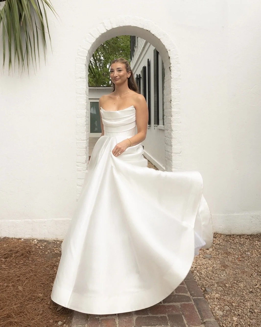 Quiet moments before forever.

Addison in Alex Perry at Lowndes Grove. 🤍

Gown | @alexperryofficial
Photography | @franziannika.photography
Planning | @nicolewoodevents
Venue | @pphgevents
Hair &amp; Makeup | @lashesandlacechs

~
~
~
~
~

#AlexiasBr
