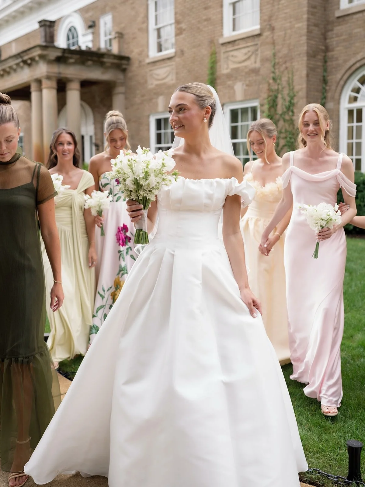 Makenzie in Lela Rose at The Felt Estate &mdash; a beautiful start to an even more unforgettable day!

Gown | @lelarosebridal
Photography | @jailareneephoto
Planning | @stellalunaevents
Venue | @eventsatfelt
Florals | @sycamoredesignstudiogr
Makeup |