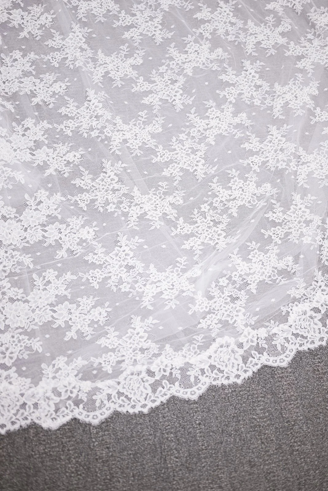 marchesa-becky-wedding-dress-sample-lace-detail.jpg