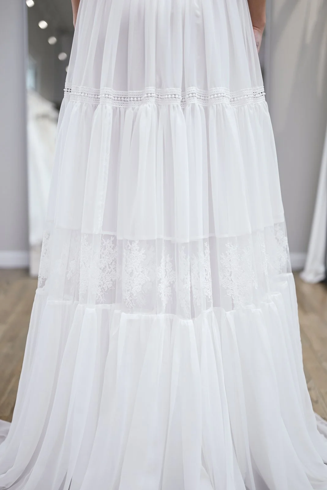 inbar-freiman-kiara-wedding-dress-sample-skirt-detail