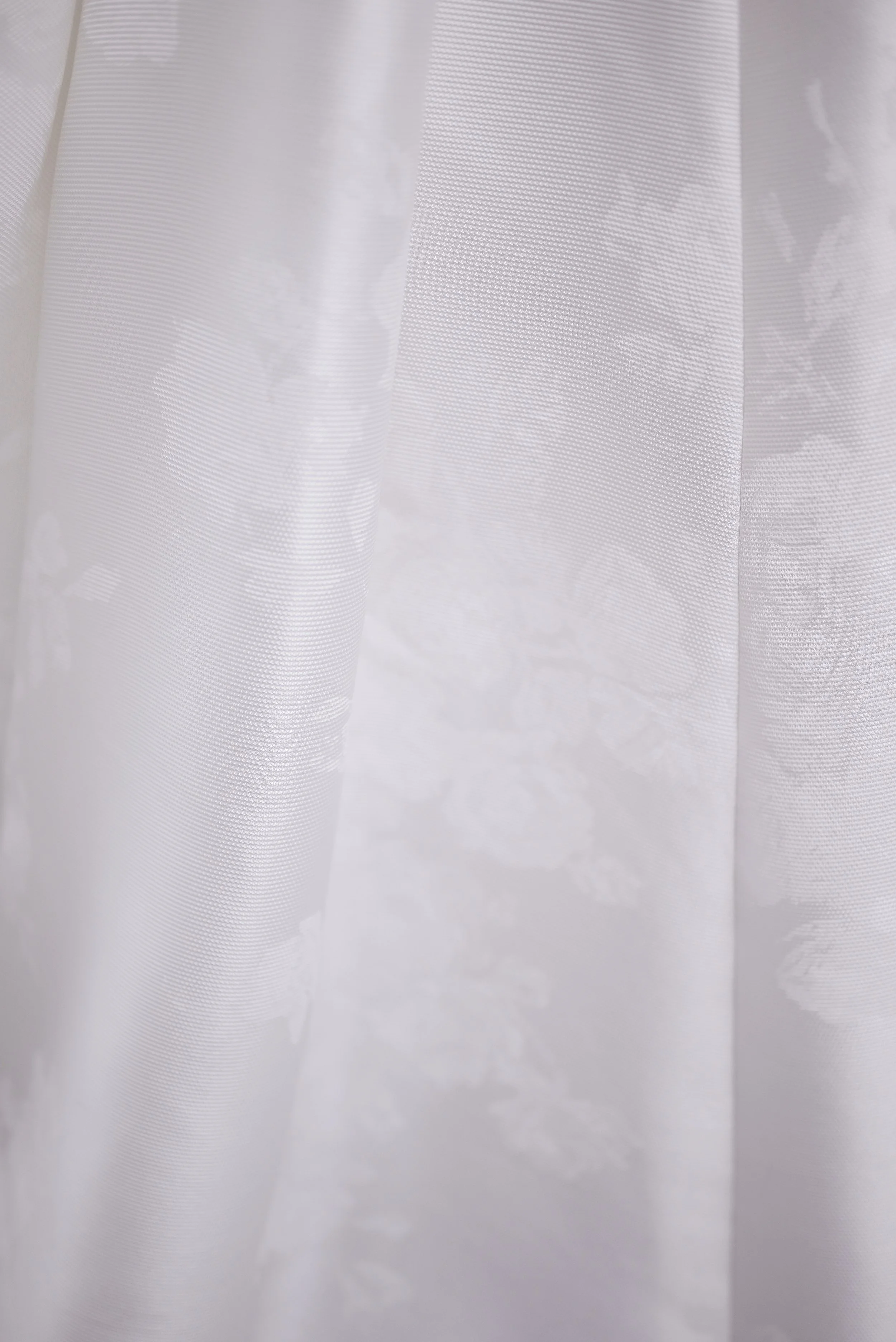 reem-acra-flock-of-angels-wedding-dress-sample-fabric-detail.jpg
