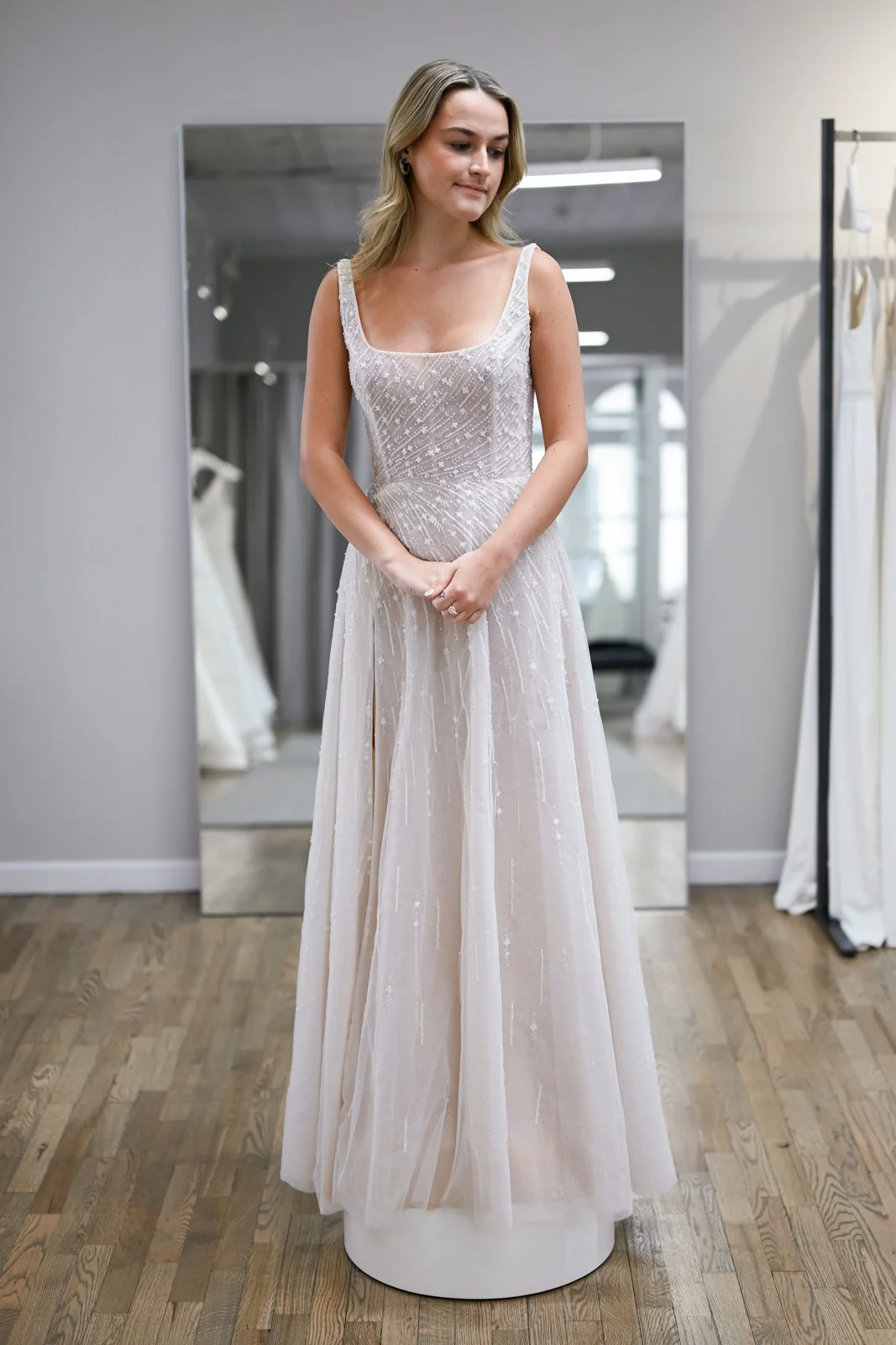 Enaura Isla Front.jpg