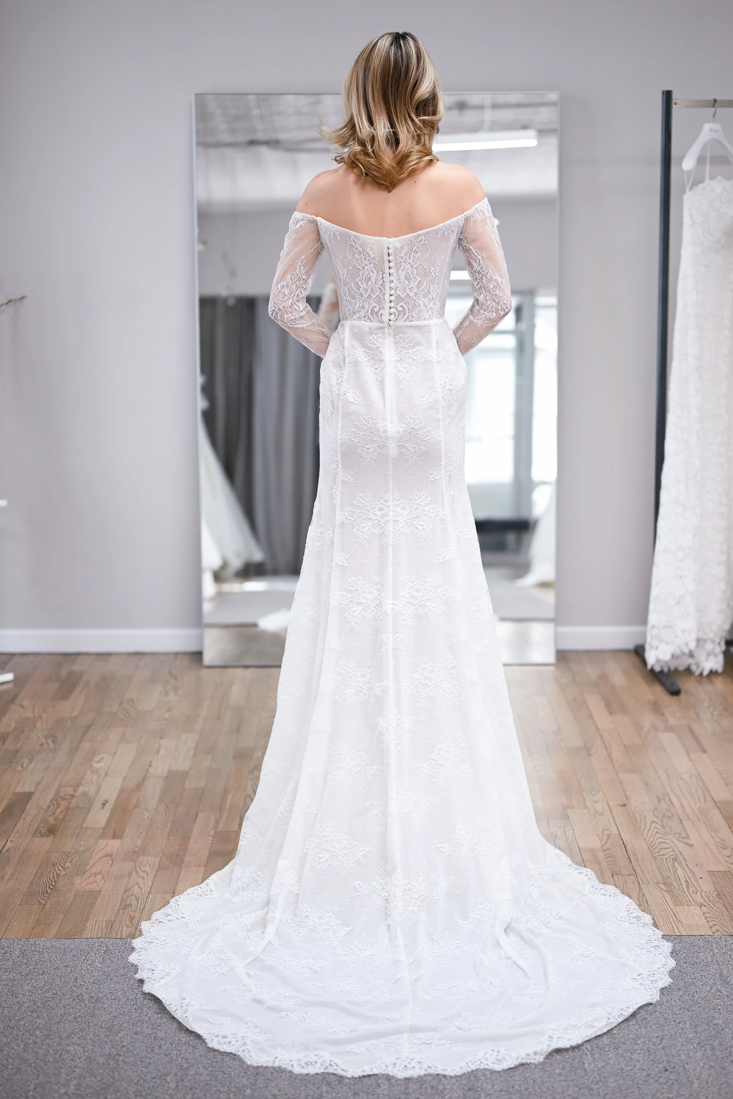 flora-ellie-wedding-dress-sample-backjpg.jpg