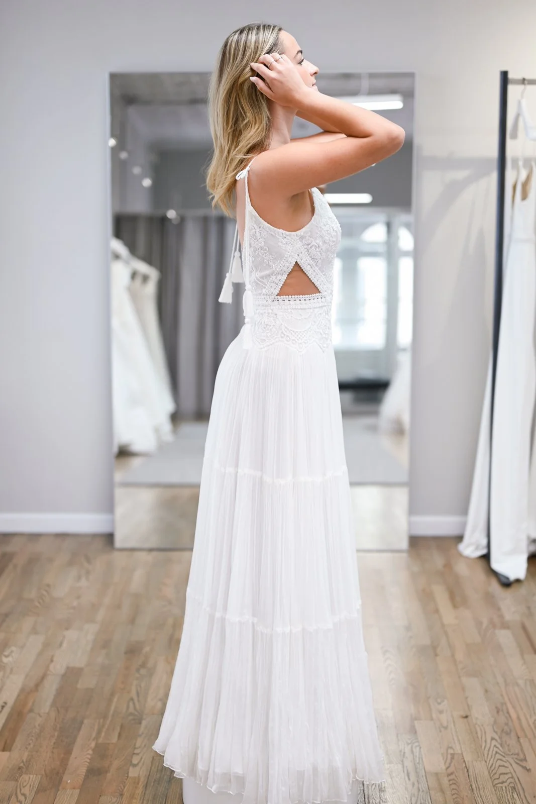 inbar-freiman-hili-wedding-dress-sample-side