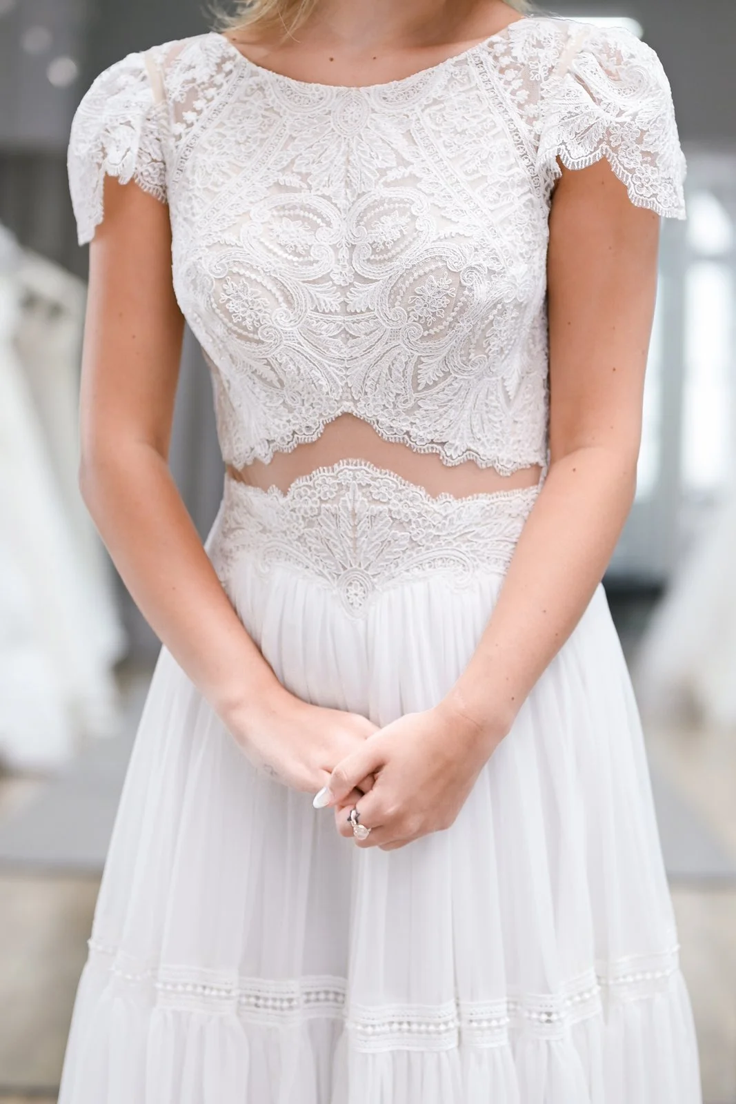 inbar-freiman-kiara-wedding-dress-sample-front-detail