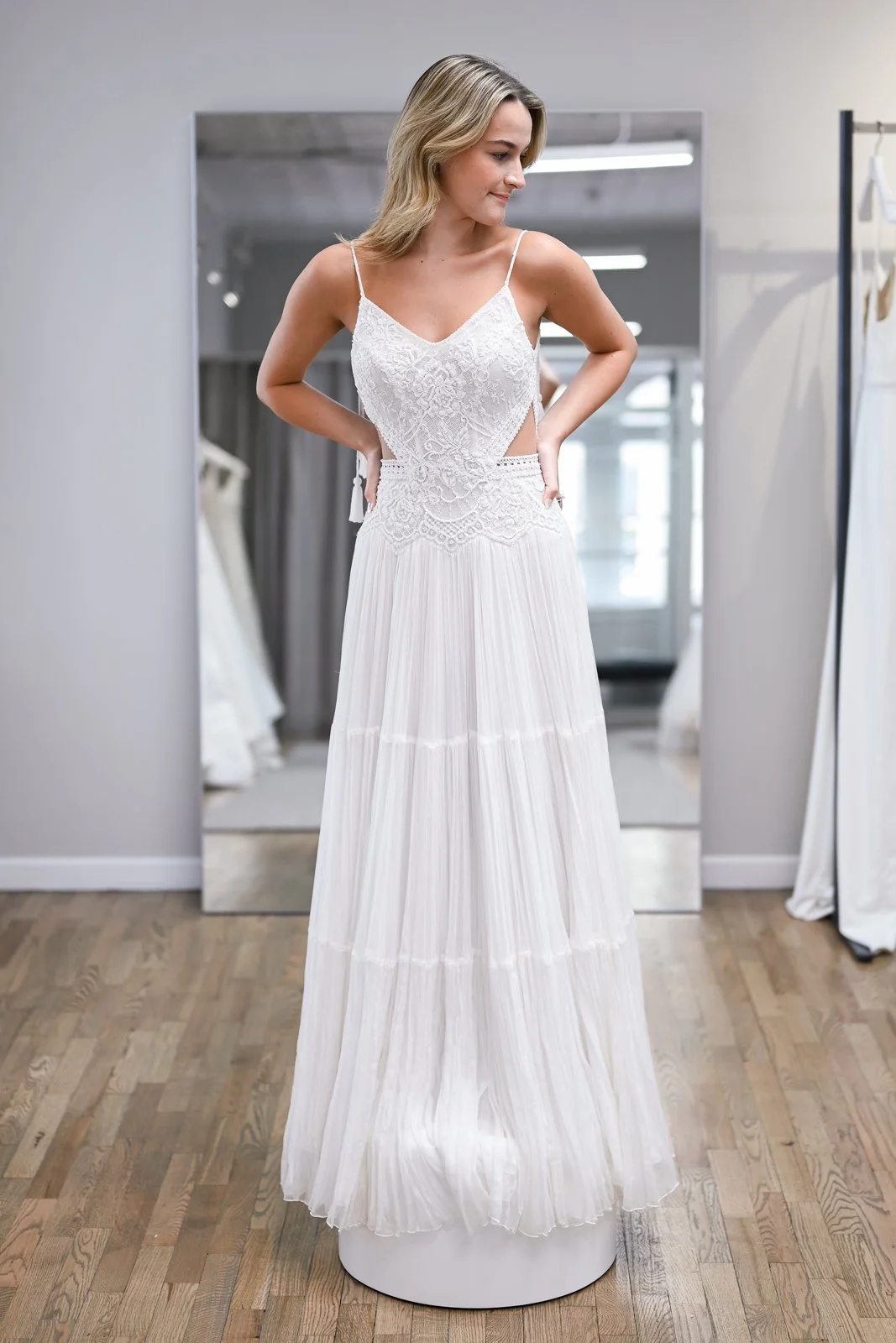 inbar-freiman-hili-wedding-dress-sample-front