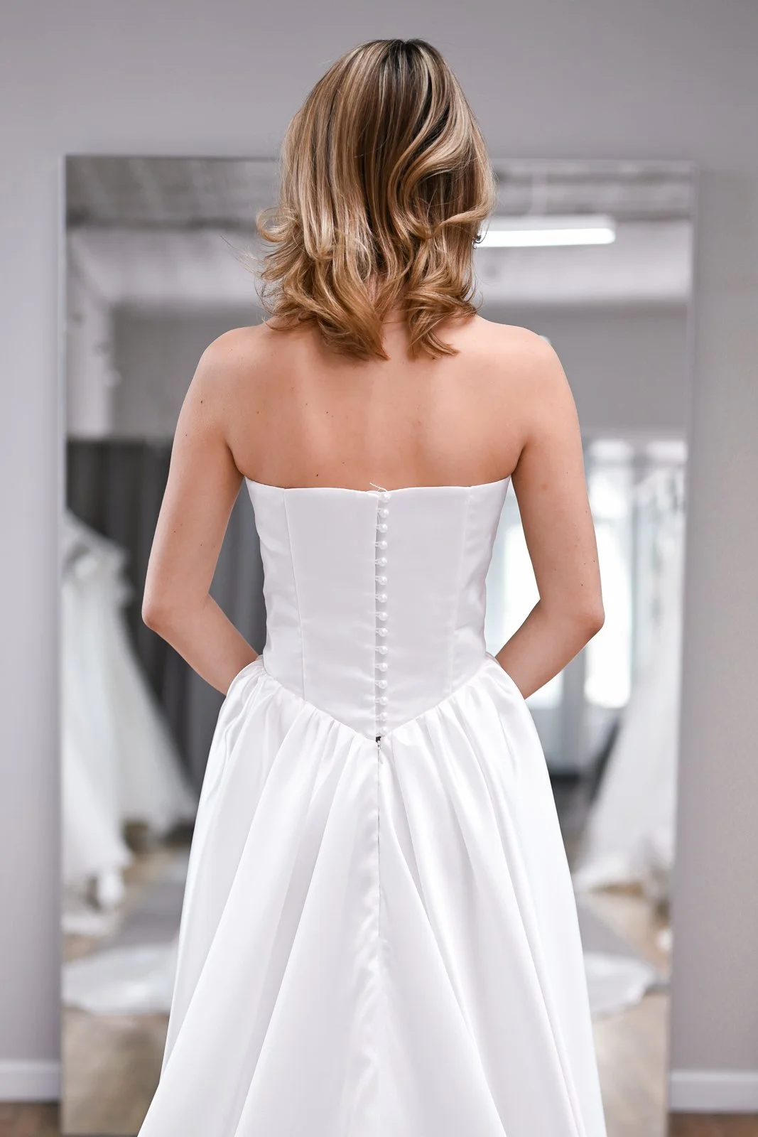 flora-florence-wedding-dress-sample-back-detail.jpg