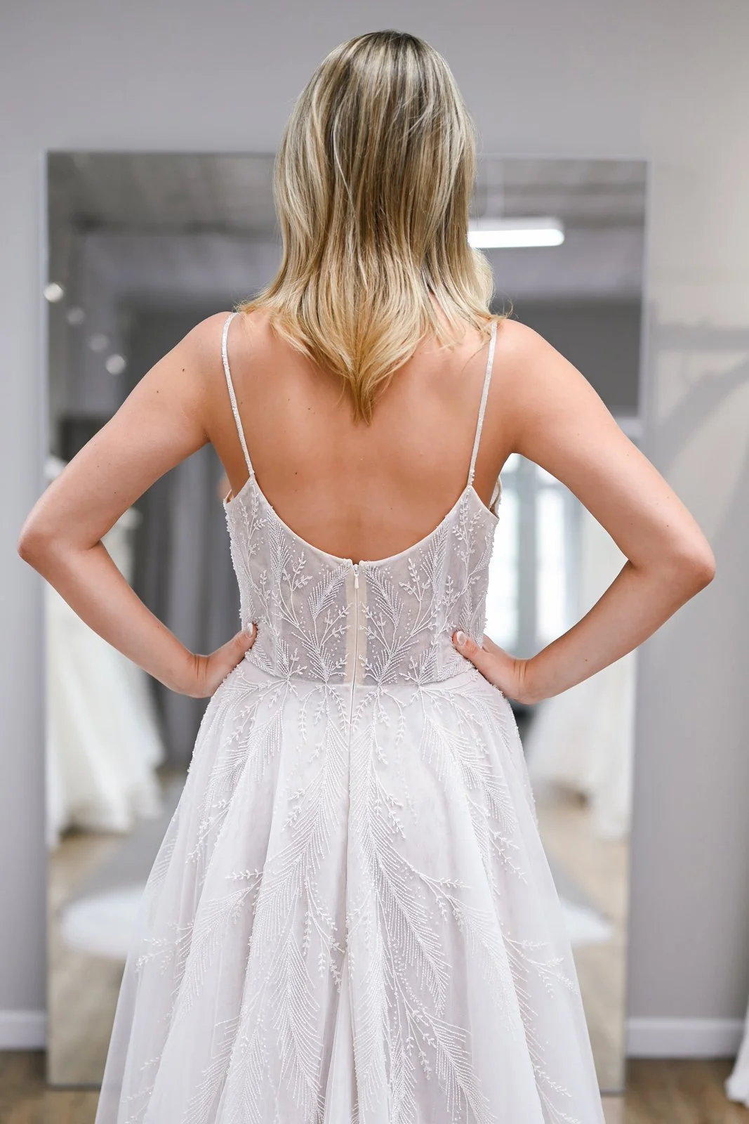 Enaura Zephyr Back Detail.jpg