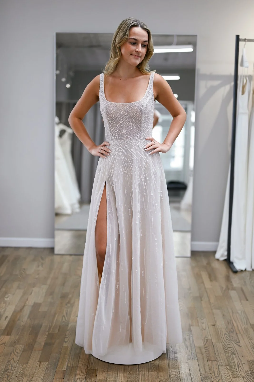 Enaura Isla Front Slit.jpg