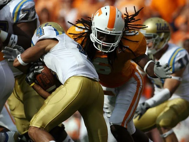 Derrick Tackle.jpg