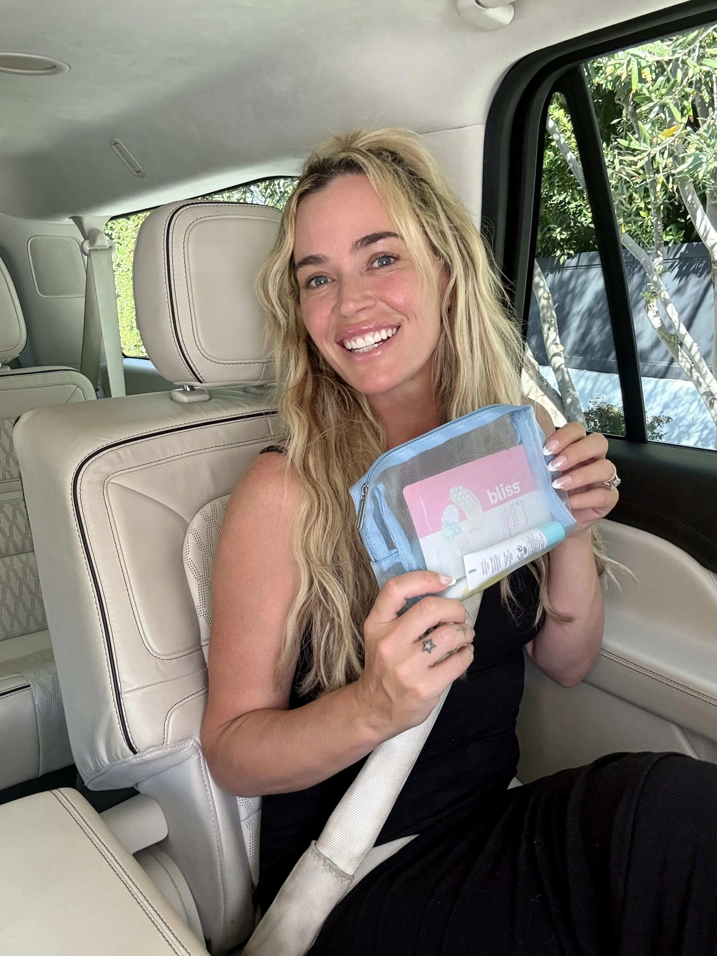 Teddi_Mellencamp_Bliss_Passenger_Princess_Kit_Stil_Shot_1.jpg
