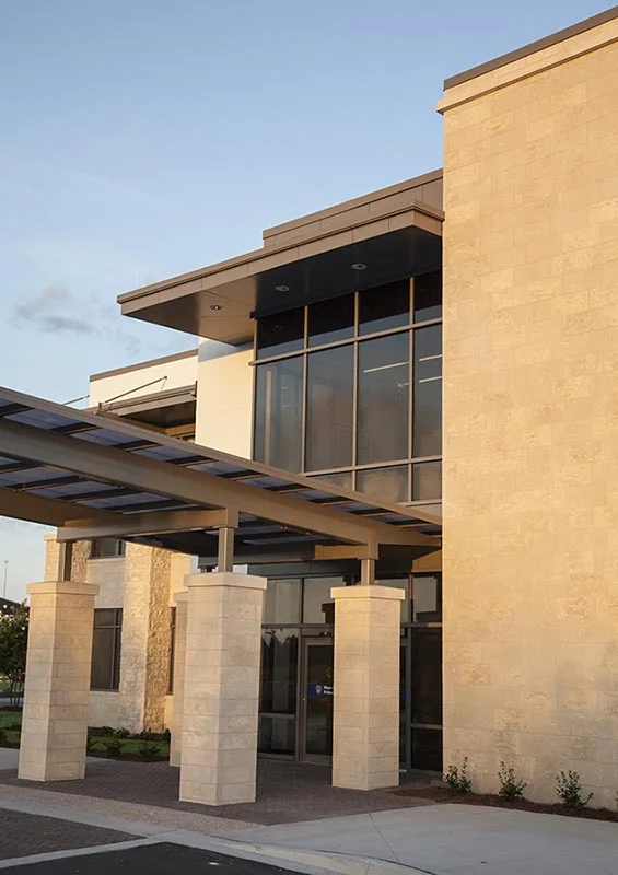 Mayo-Clinic-front-entrance-low-res.jpg
