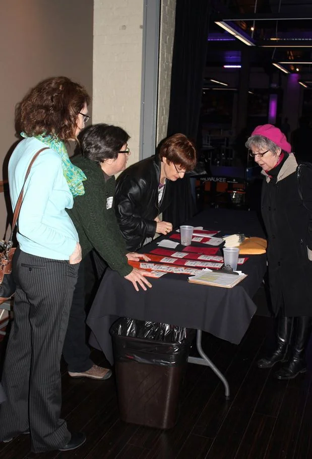 volunteer-check-in_13880835264_o.jpg