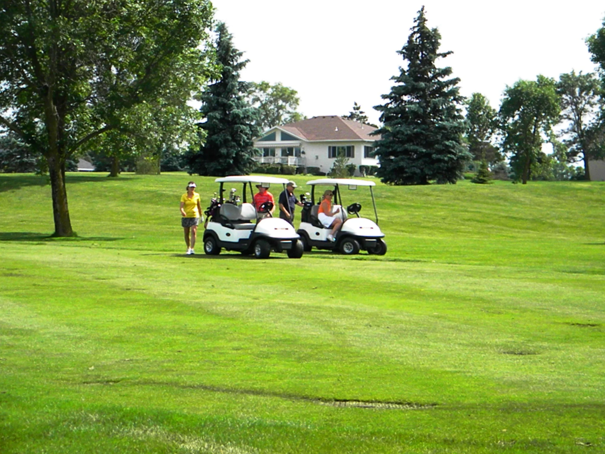 gathering-golf-event_14517747661_o.jpg