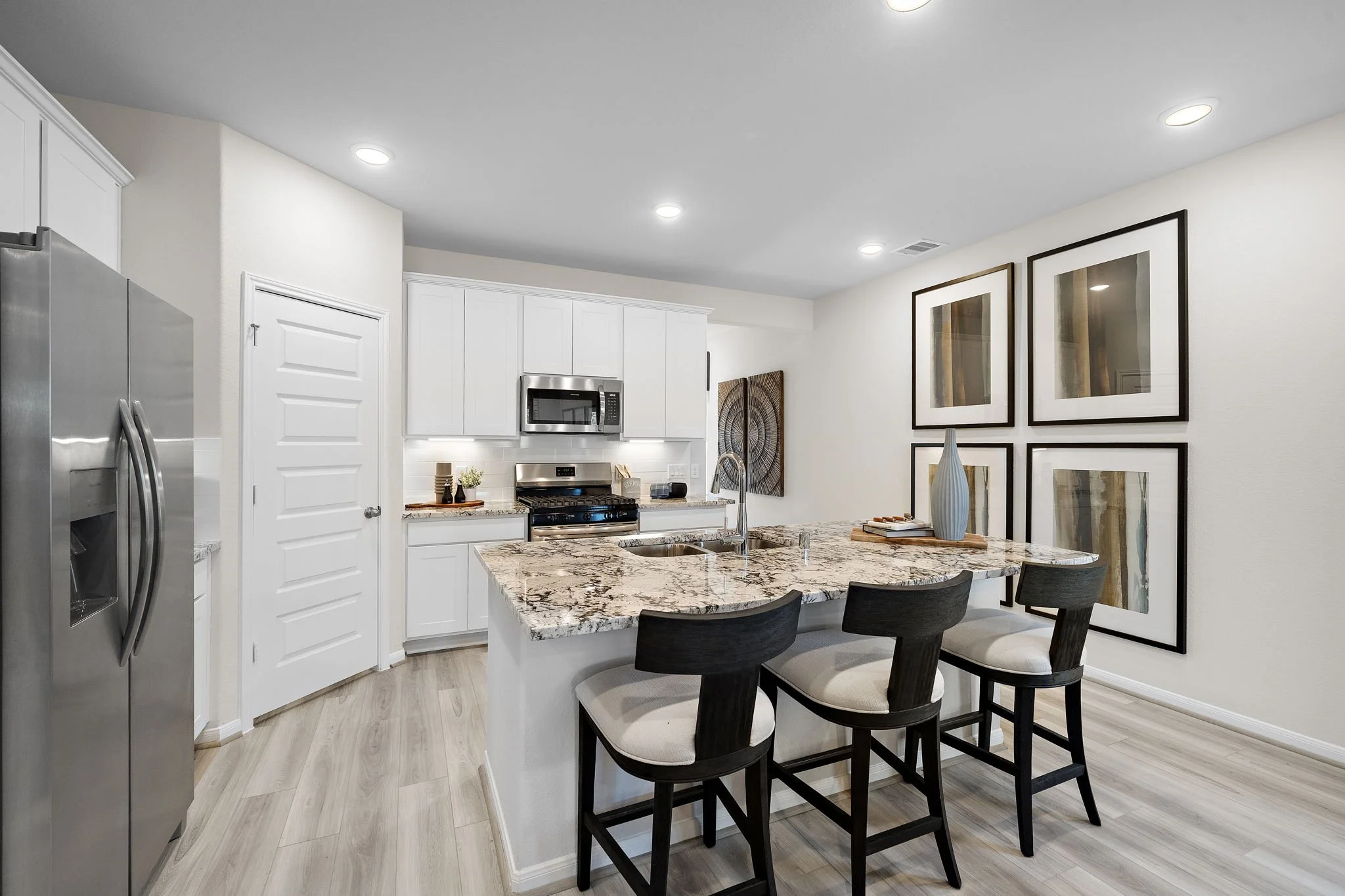 17-web-or-mls-110 Elm Tree Cir Wide-55.jpg
