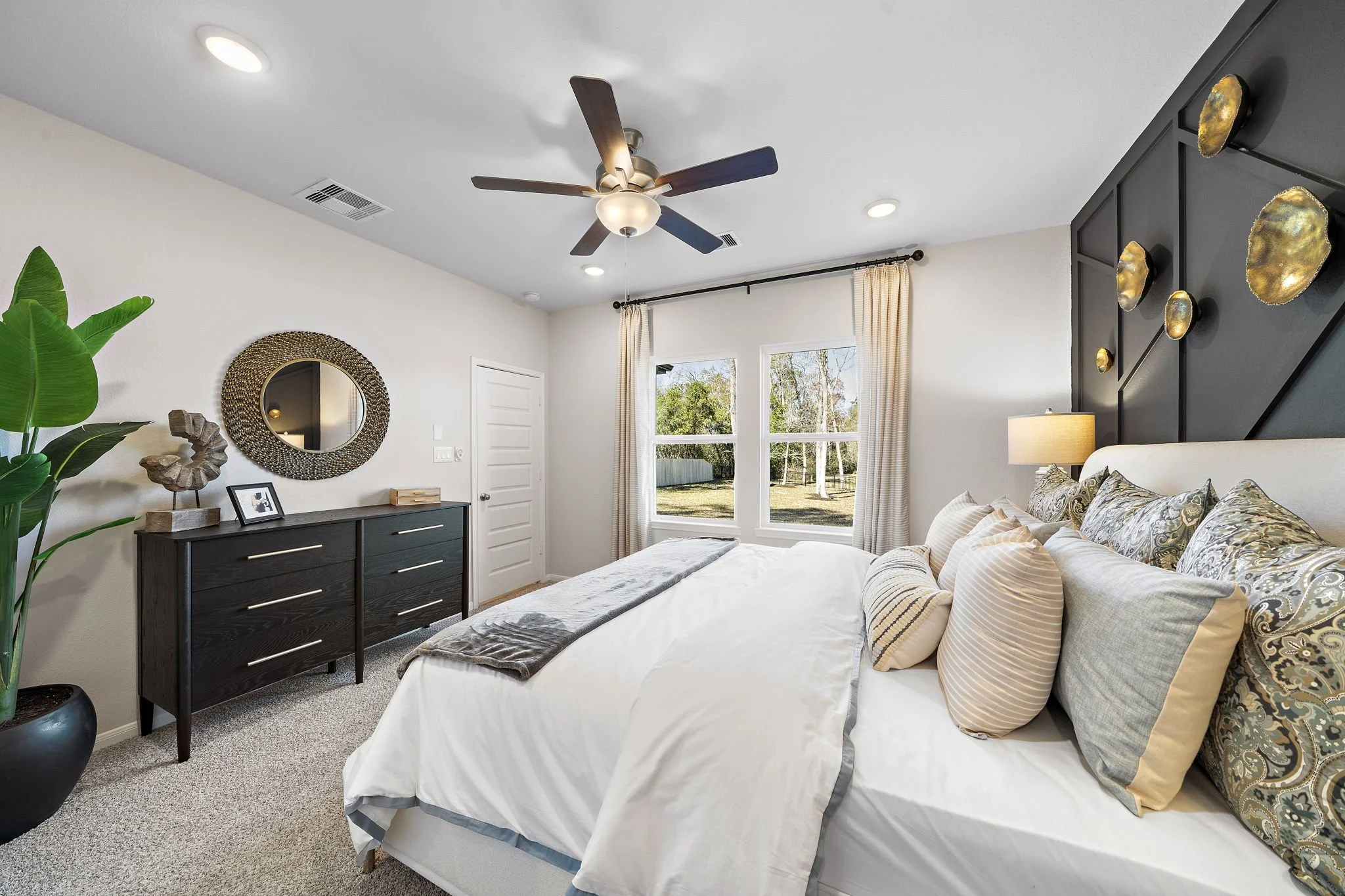 22-web-or-mls-110 Elm Tree Cir Wide-125.jpg