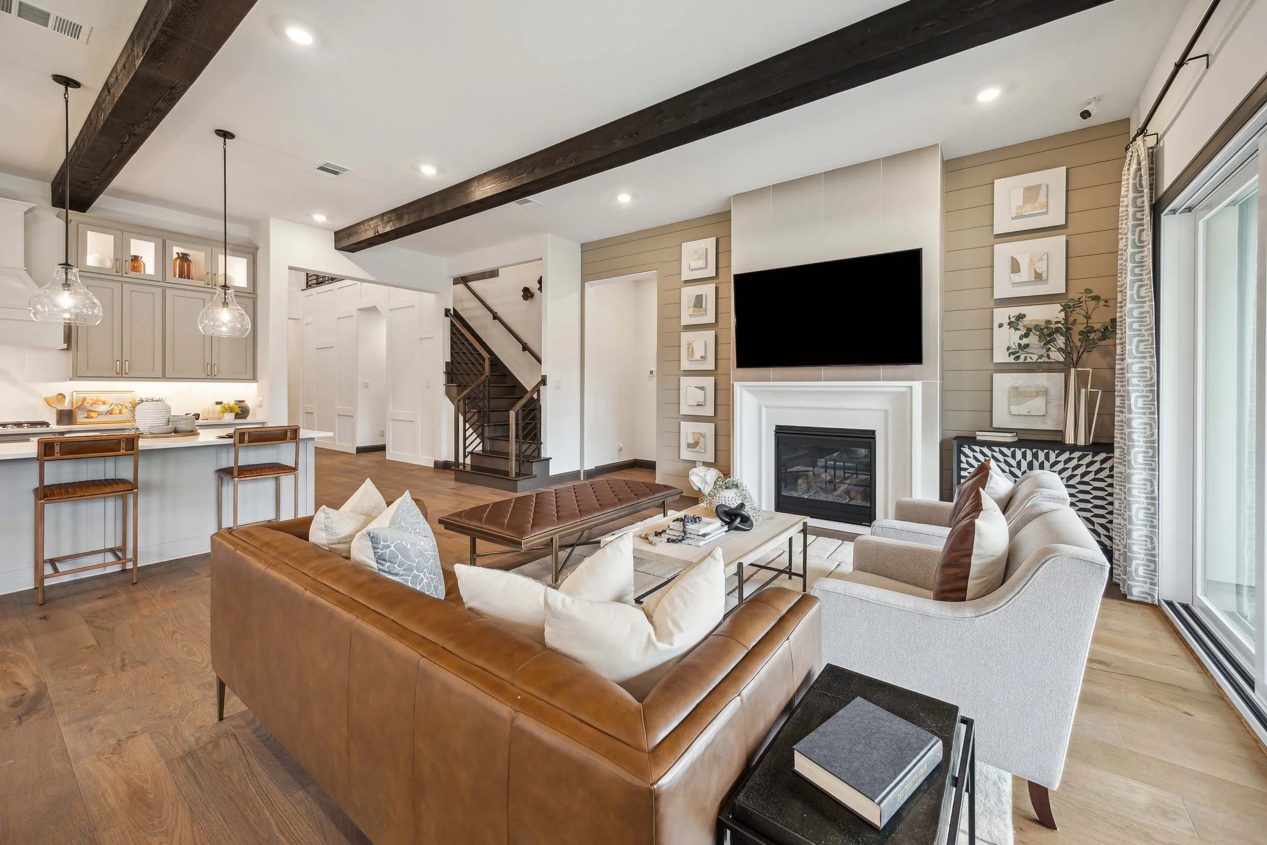 Woodhavyn 60_Lot 2103_Plan 5042 E_grt rm 1.jpg
