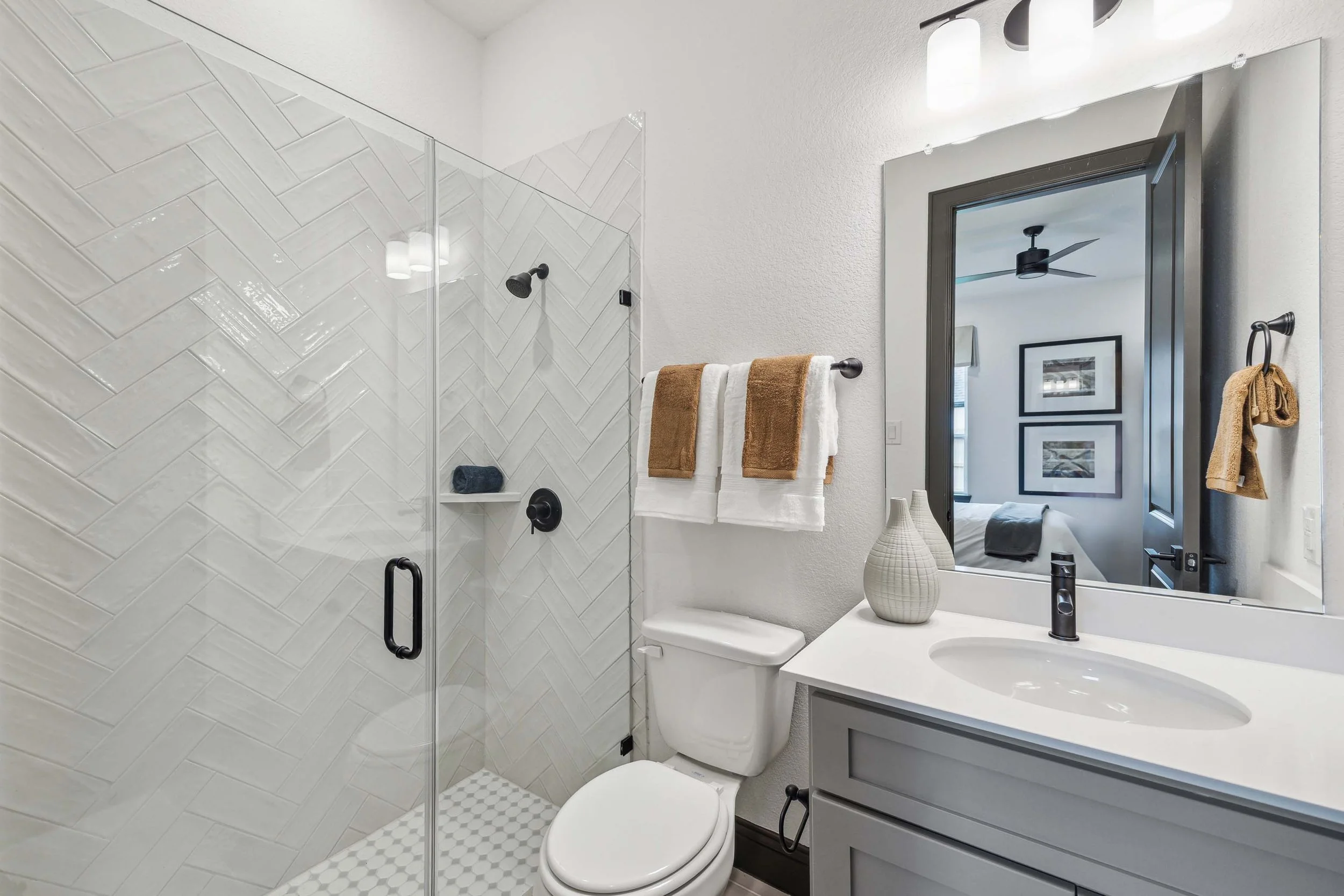 Woodhavyn 60_Lot 2103_Plan 5042 E_bath 2-1.jpg