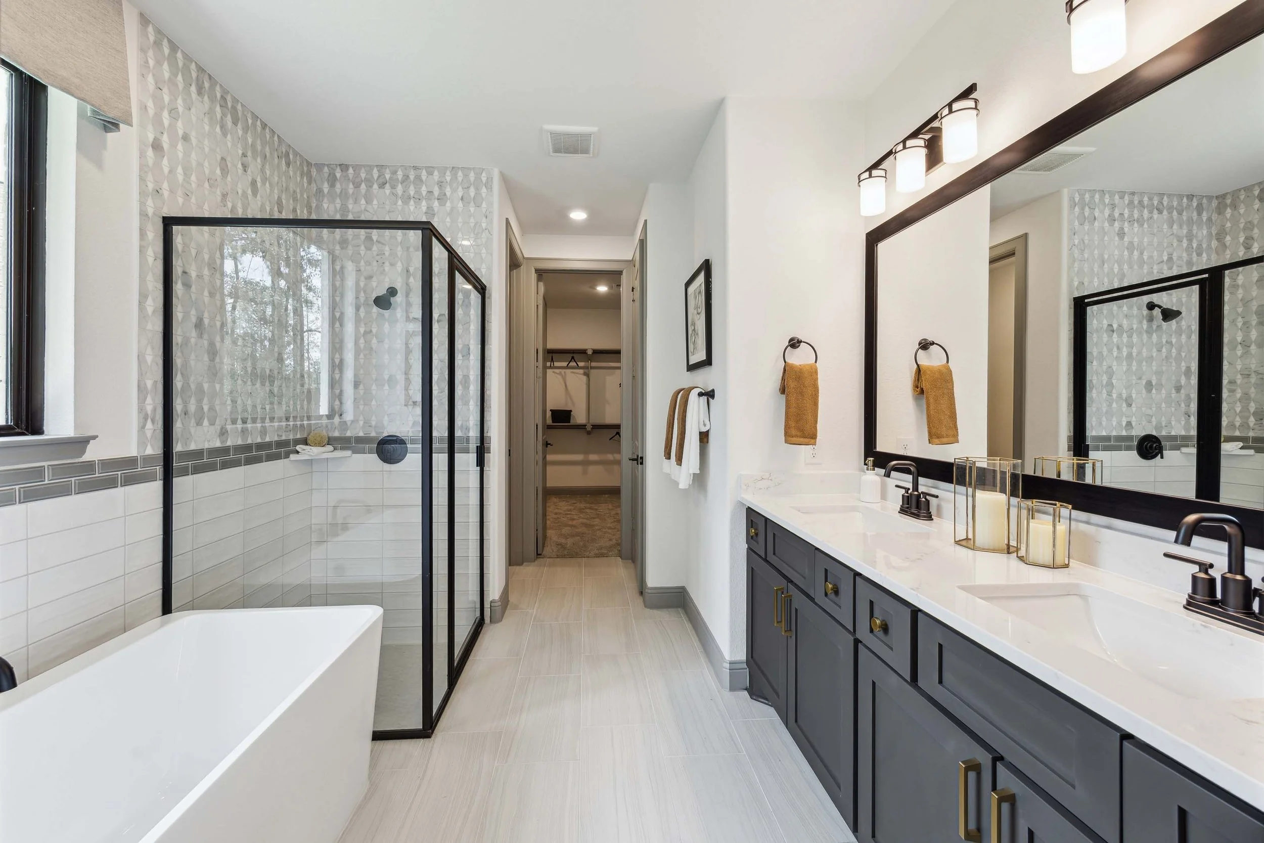 Woodhavyn 40_Lot 1129_Plan 3059 B_mstr bath 1.jpg