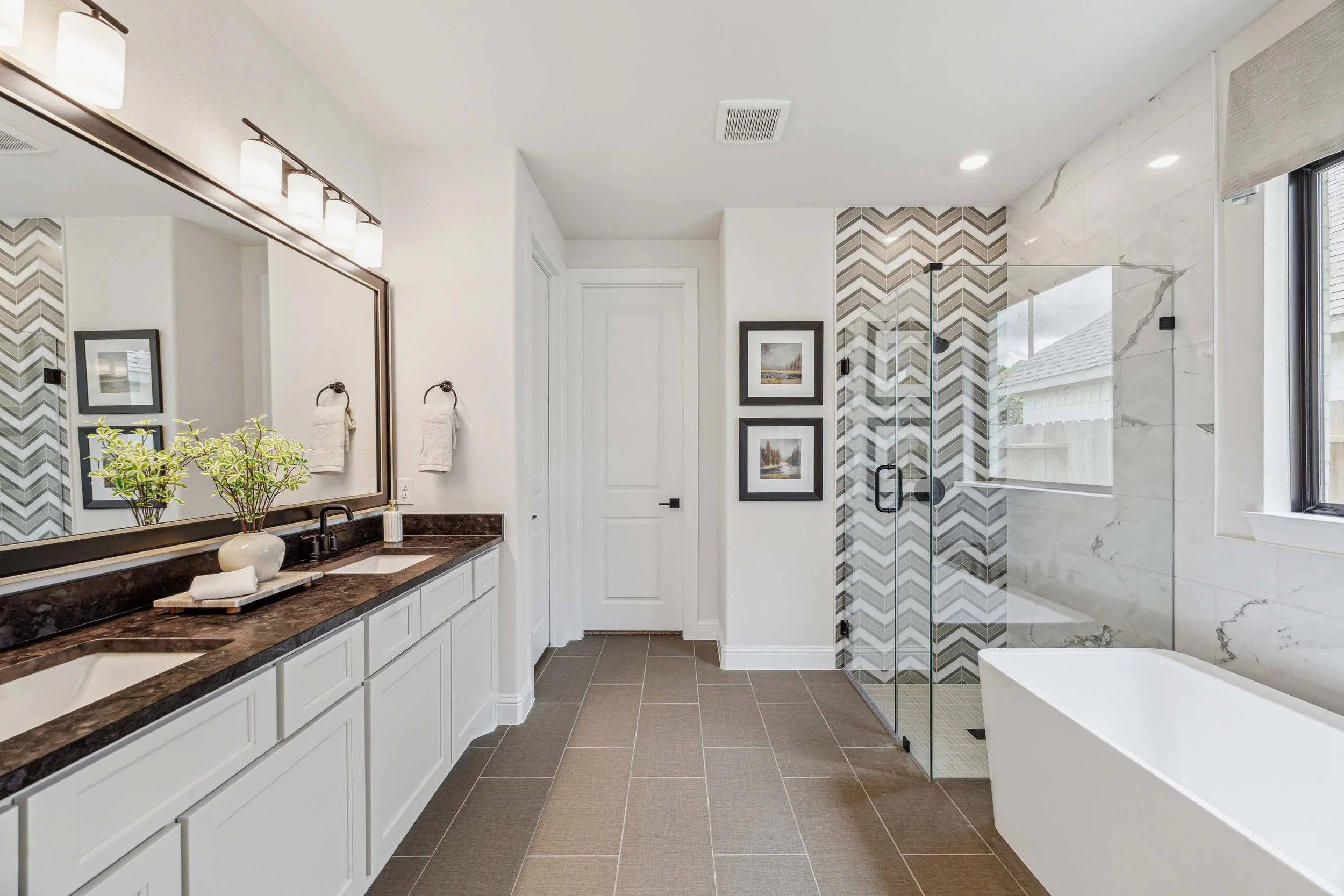 Woodhavyn 50_Lot 2102_Plan 4043 D_mstr bath 1.jpg