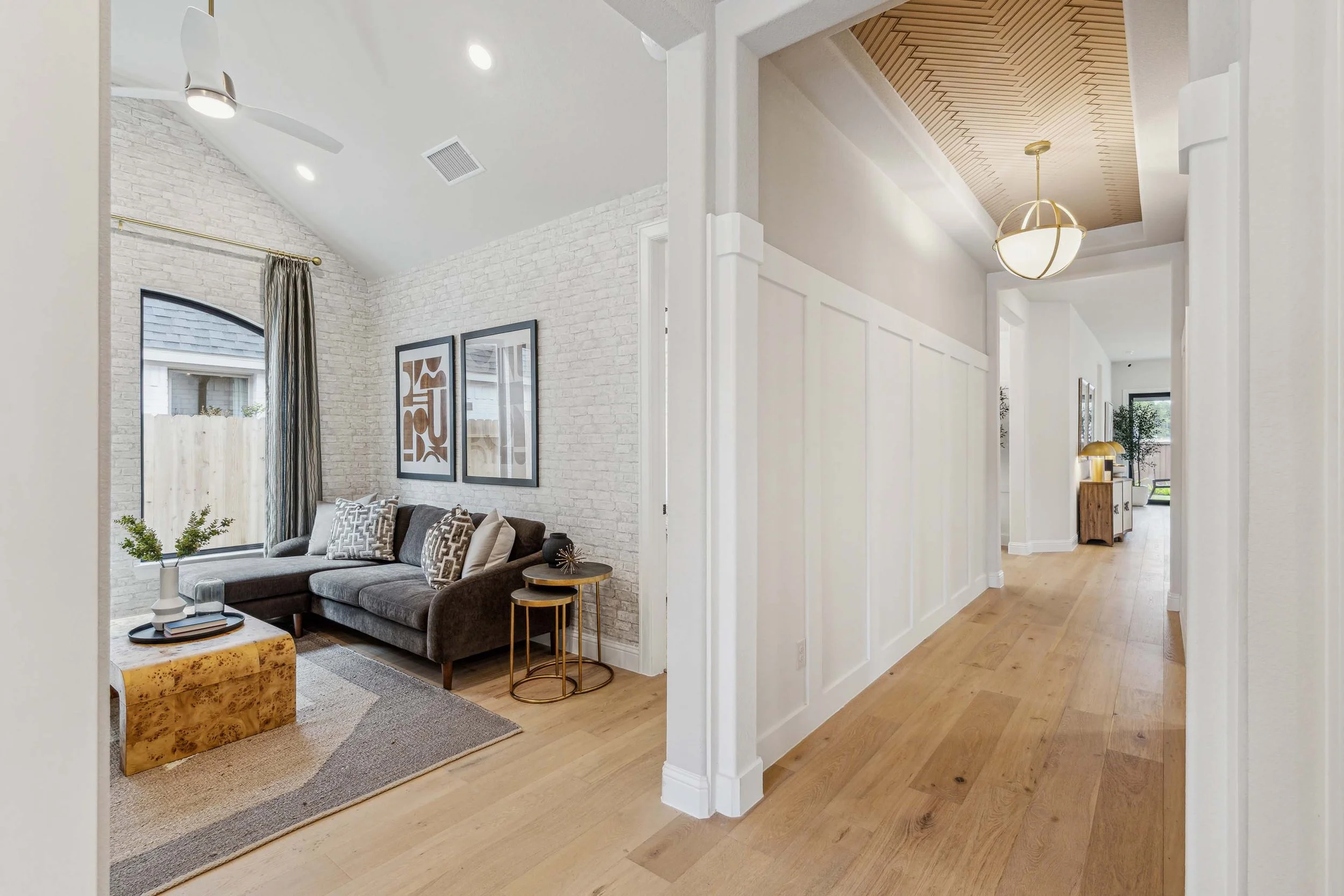 Woodhavyn 50_Lot 2102_Plan 4043 D_hall 1.jpg