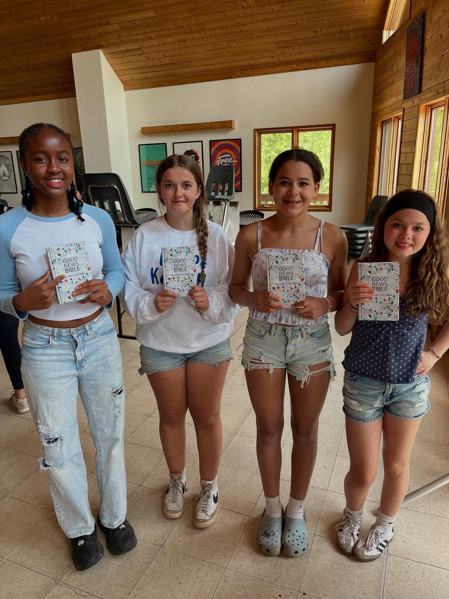 We love giving out bibles to our spring students! What a joy it is to share the Good News 🥳