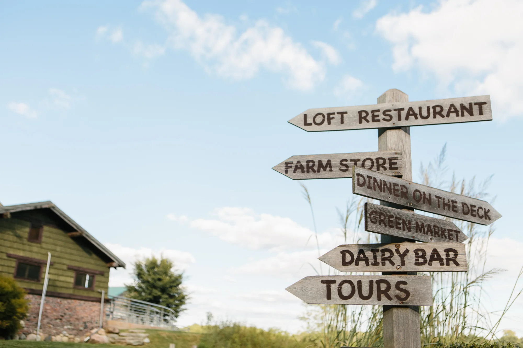 Photography from Lidia and Bryan's wedding at Trader's Point Creamery in Indianapolis, Indiana.