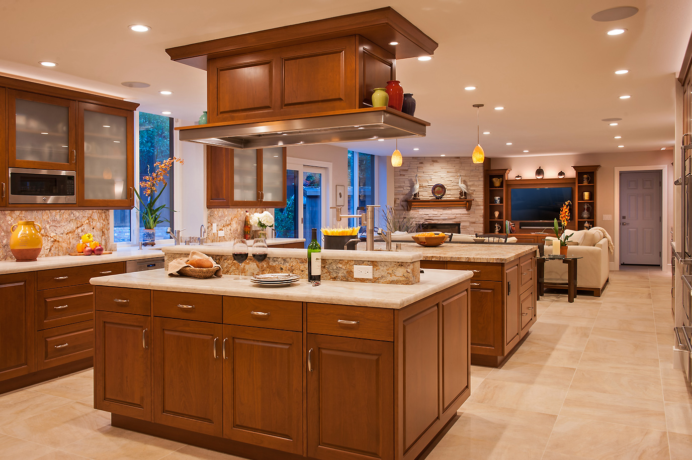 A comprehensive light design allows you to set any mood.