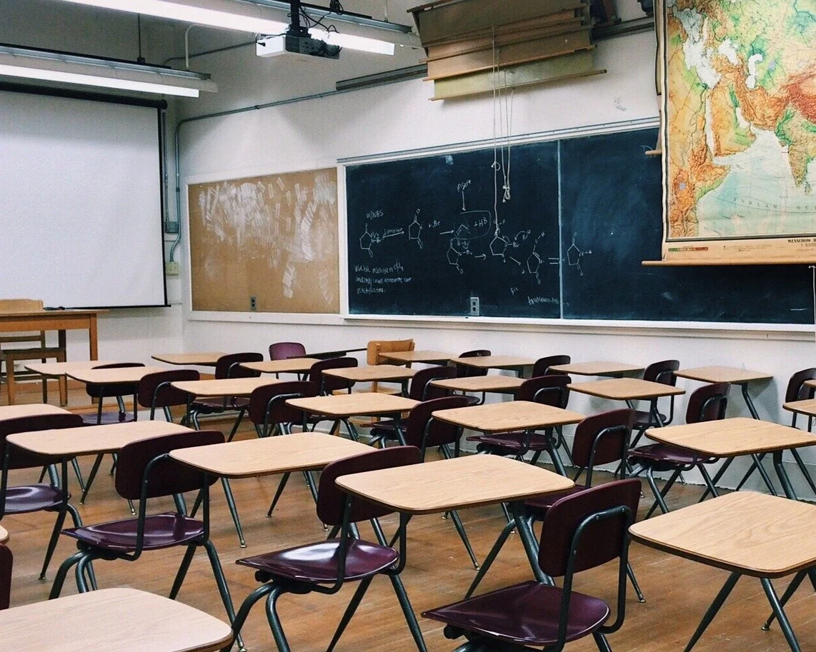 classroom-2093744_1280.jpg