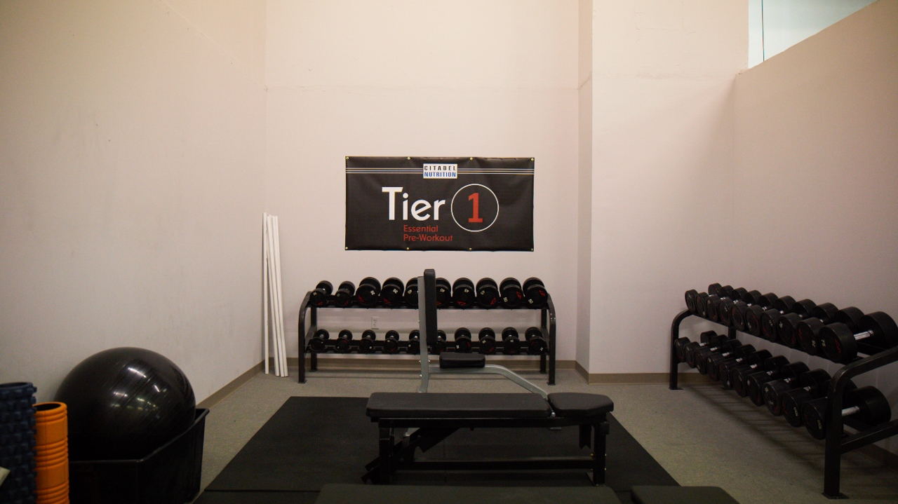 Three adjustable benches. Upright bench.