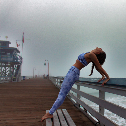 Yogi: @rima_danielle, Outfit: @vieactivewear.