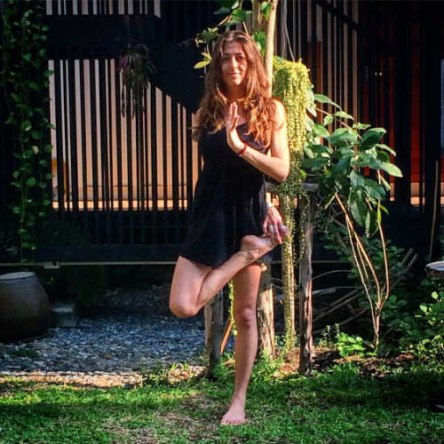 Obligatory jet-lag-face yoga picture at @theyardbangkok.